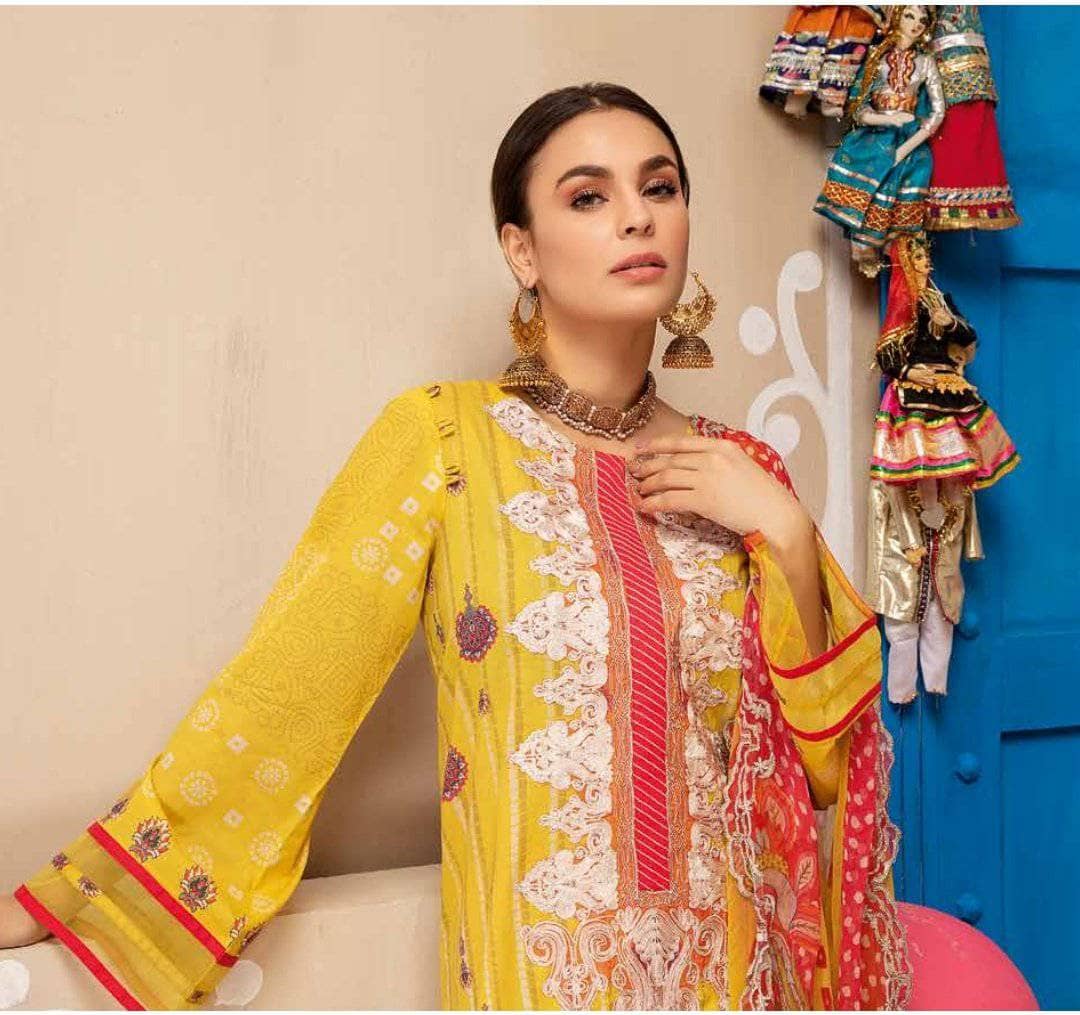 img_charizma_chunari_lawn_awwal_boutique