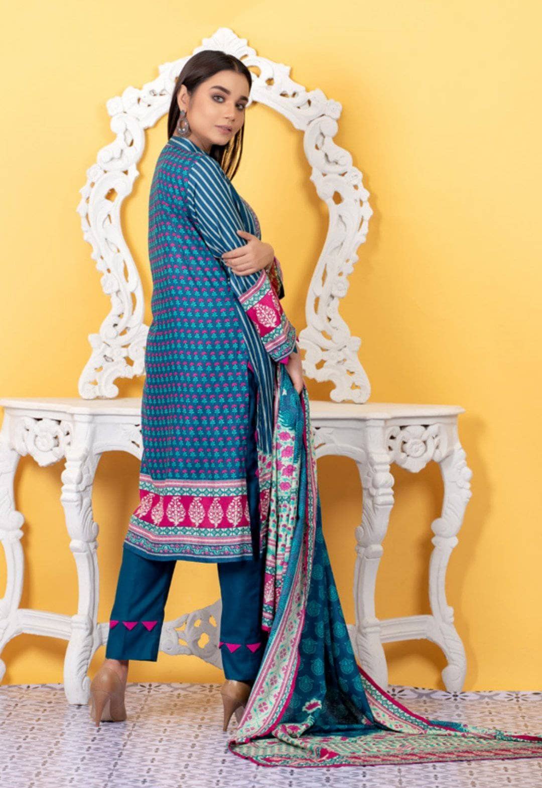 img_sahil_economy_lawn_collection_awwal_boutique_black_and_white