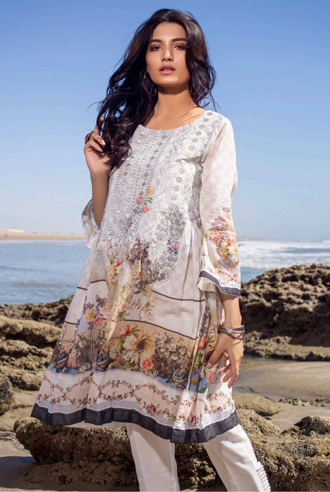 img_ravishing_embroidered_lawn_by_z_s_textiles_awwal_boutique