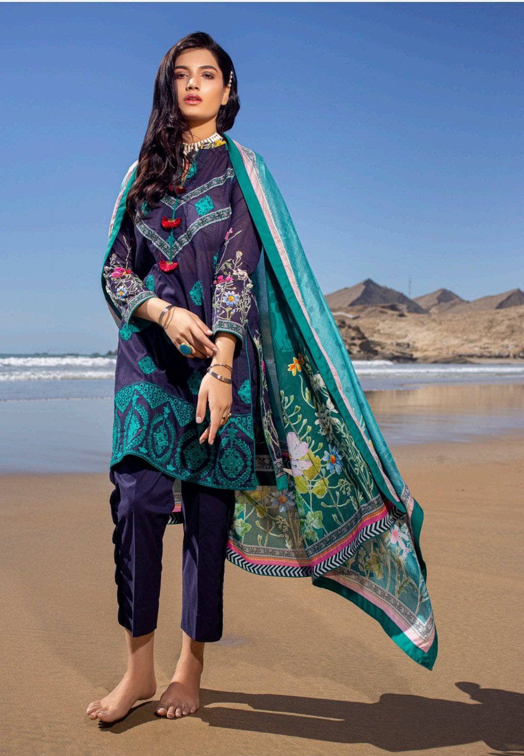 img_ravishing_embroidered_lawn_by_z_s_textiles_awwal_boutique