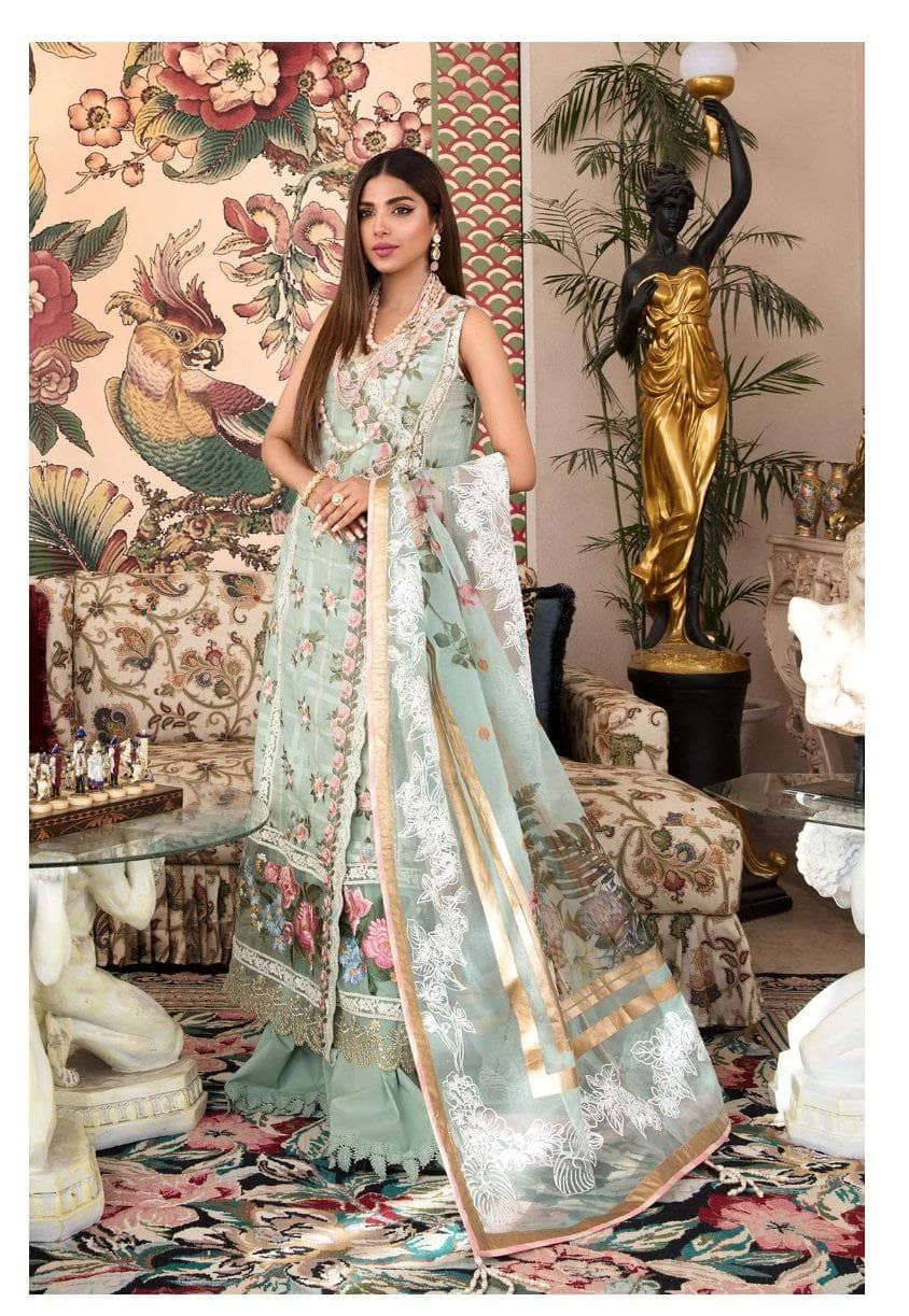 img_crimson_lawn_by_saira_shakira_awwal_boutique