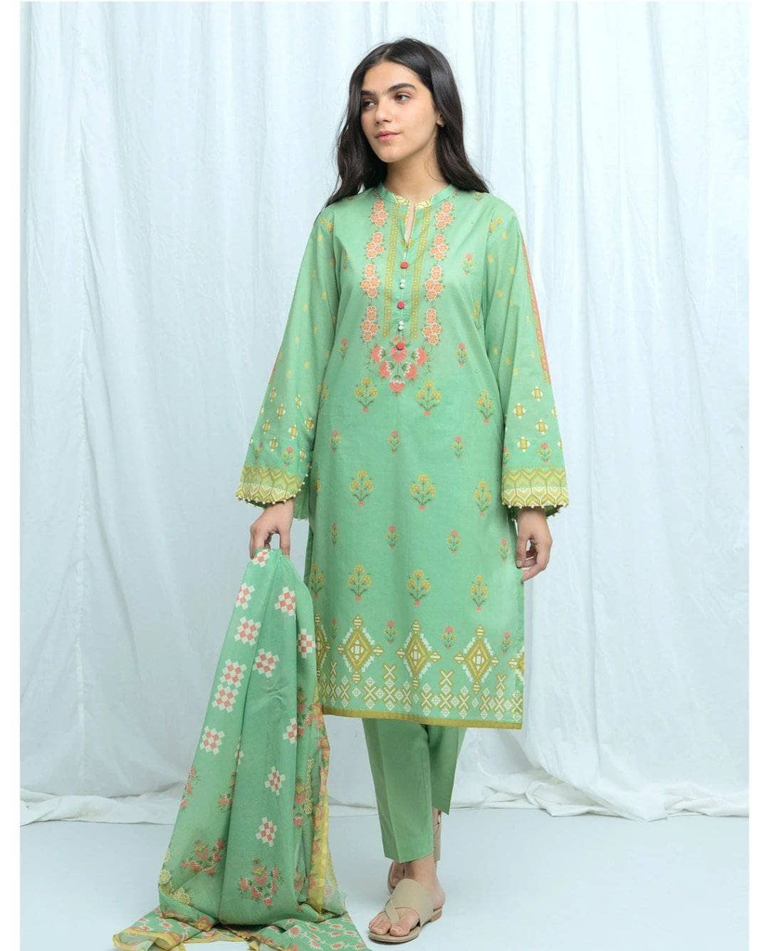 img_beechtree_lawn_2021_awwal_boutique