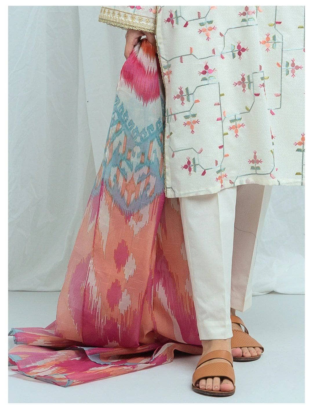 Beechtree Lawn 2021/Vol 4/Chalky White-Embroidered-2P