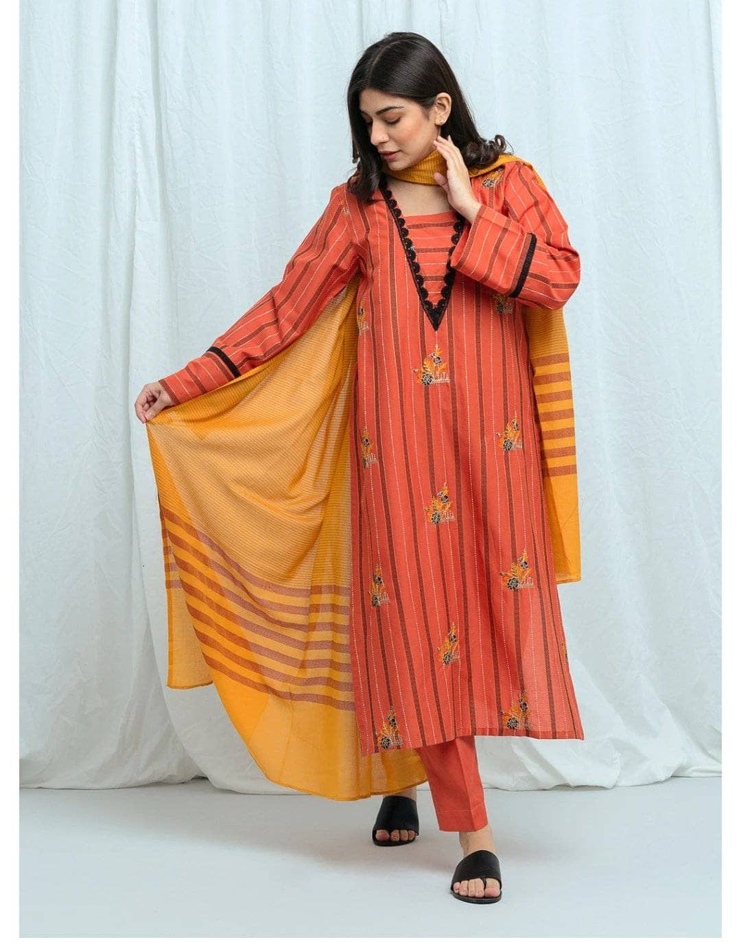 img_beechtree_lawn_2021_awwal_boutique