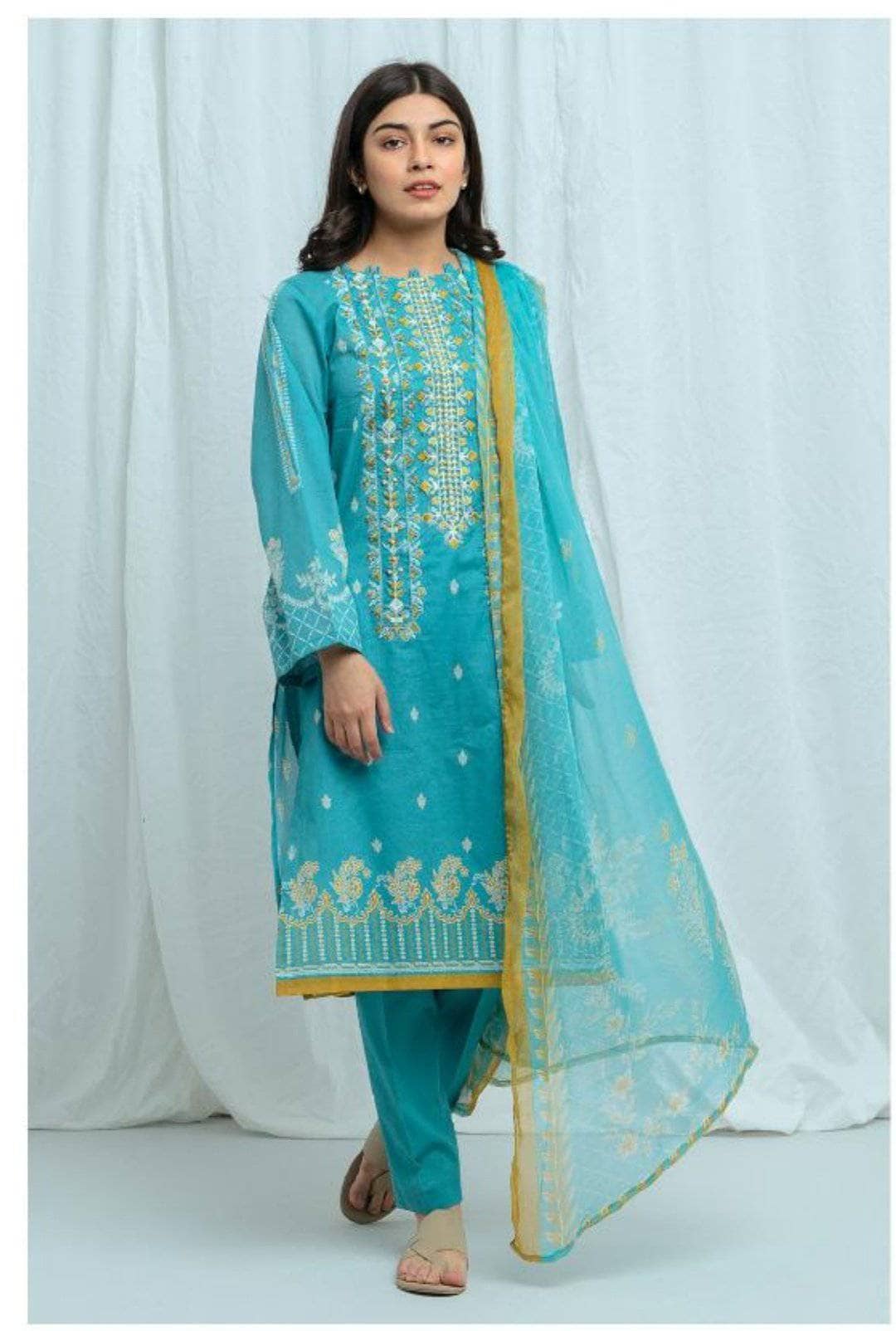 img_beechtree_lawn_2021_awwal_boutique