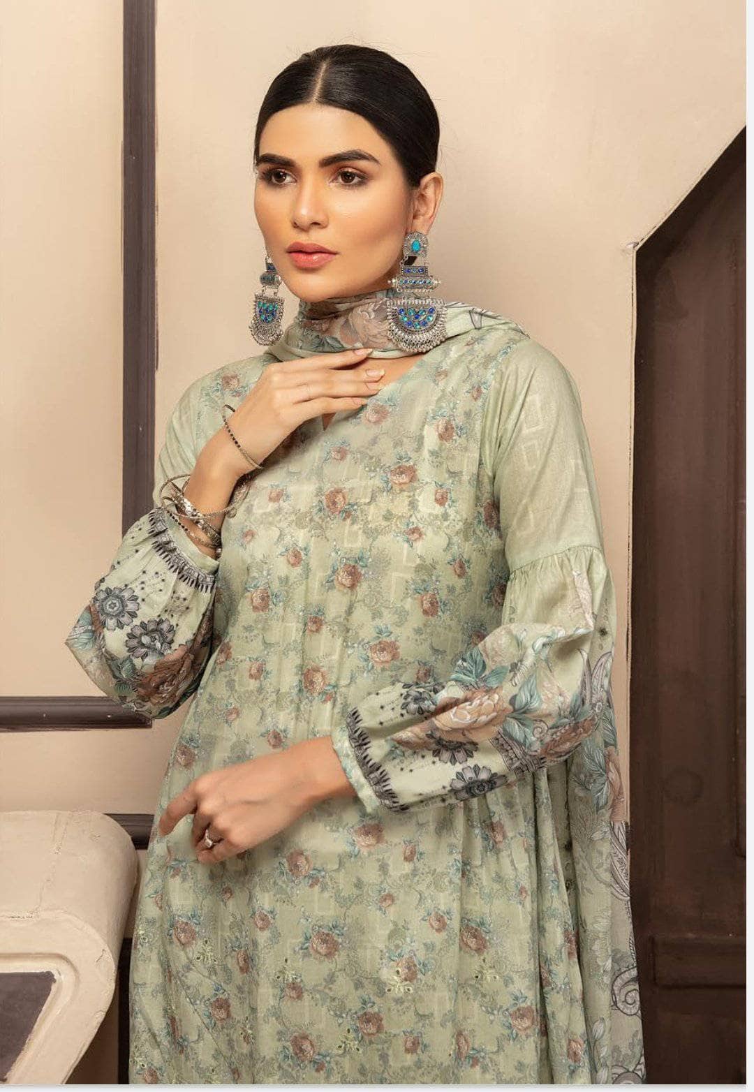 img_guzel_chikankari_embroidered_lawn_with_, Makhmal_Lawn_dupatta_awwal_boutique