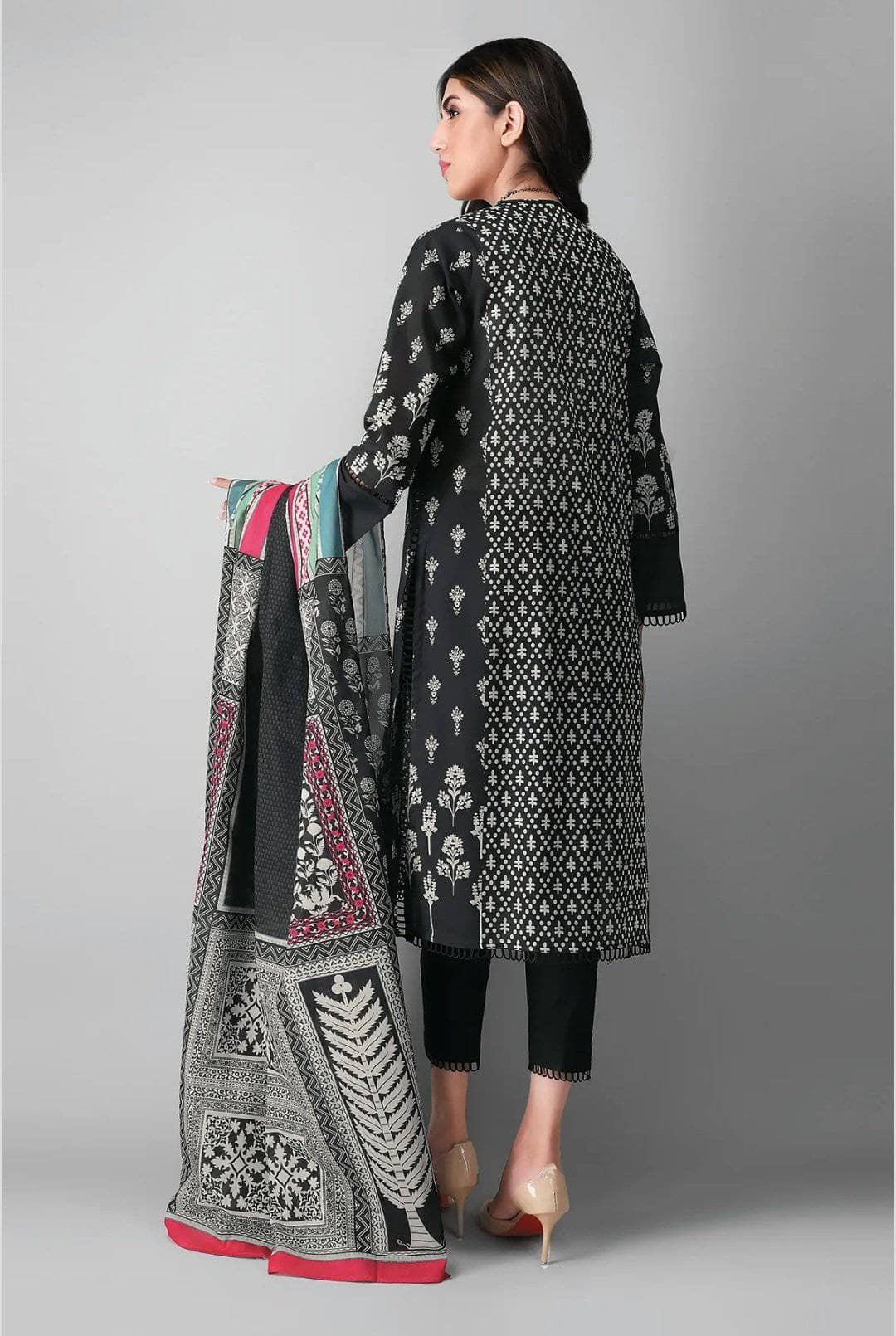 img_khaadi_lawn_2021_awwal_boutique