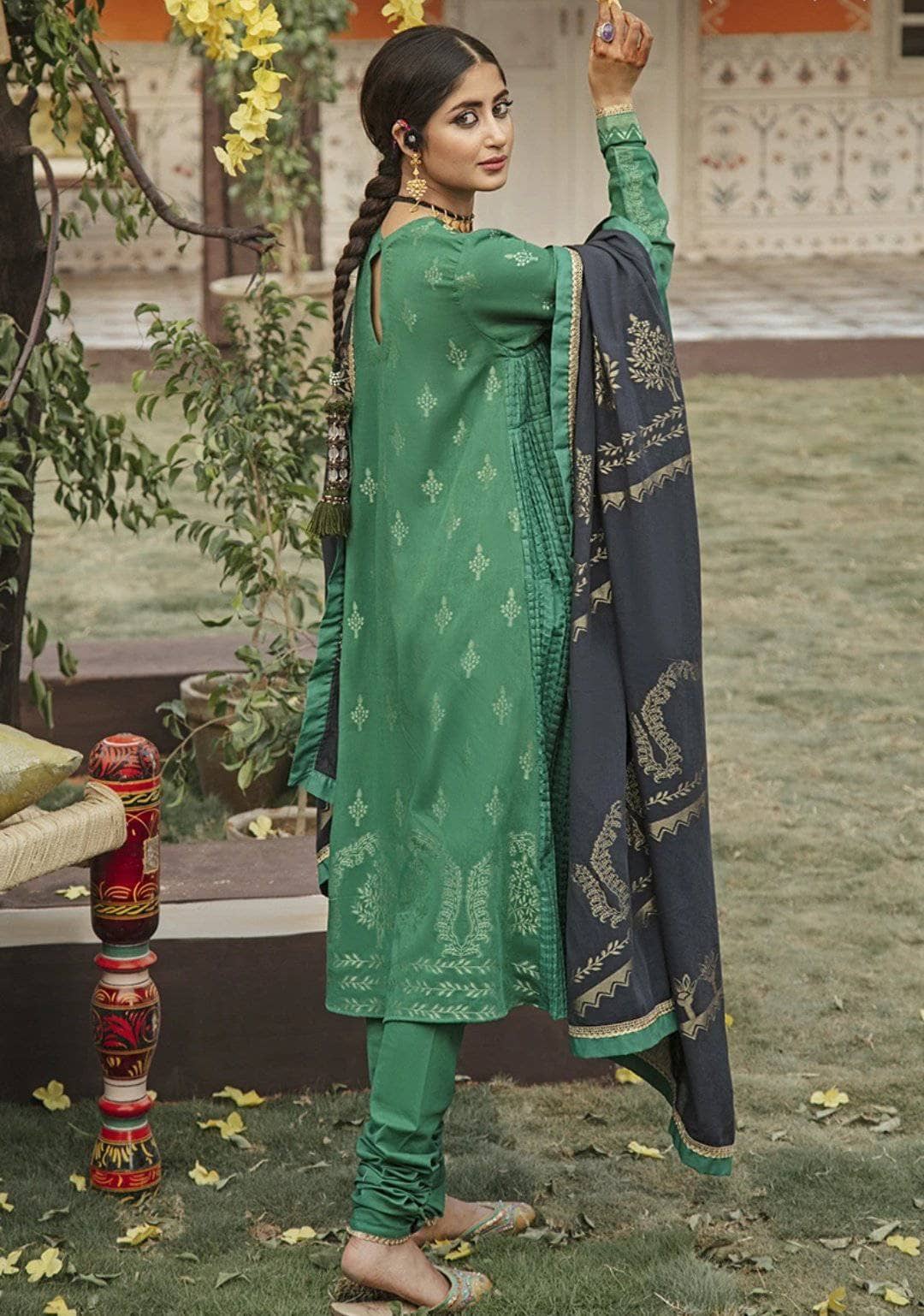 img_cross_stitch_eid_lawn_2021_awwal_boutique