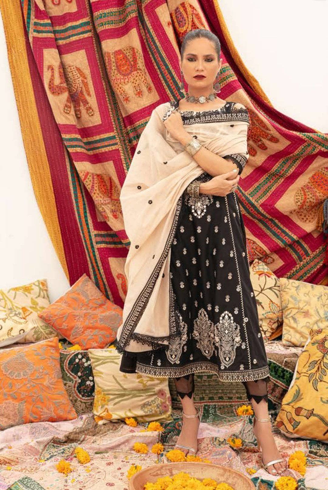 img_zainab_chottani_tahra_eid_lawn_2021_awwal_boutique