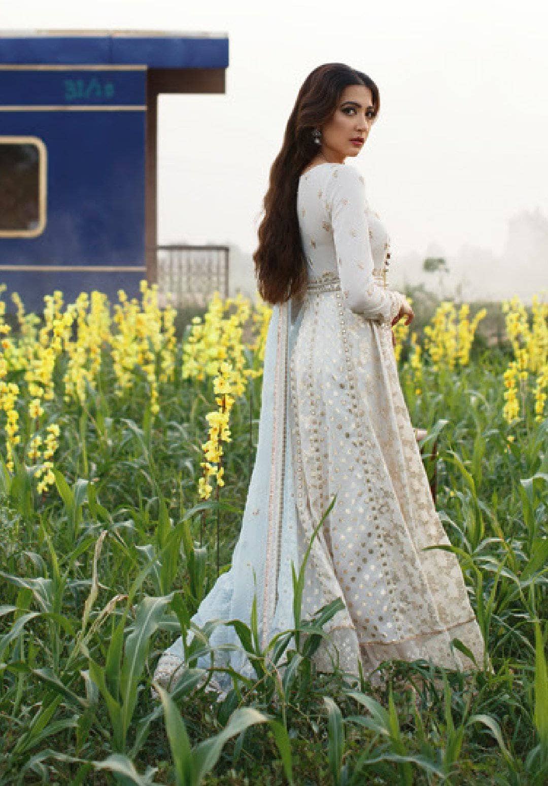 img_qalamkar_luxury_lawn_2021_awwal_boutique