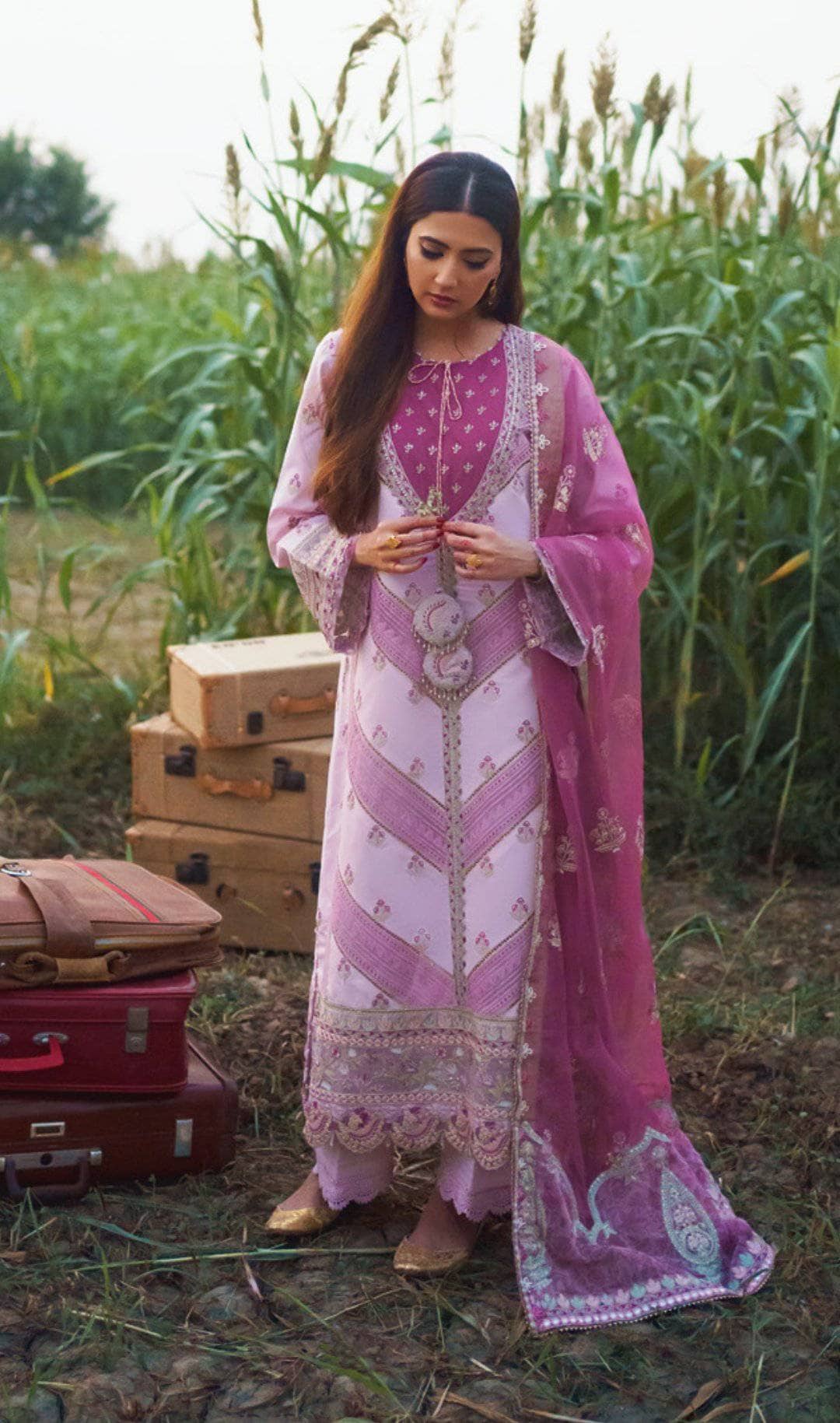 img_qalamkar_luxury_lawn_2021_awwal_boutique