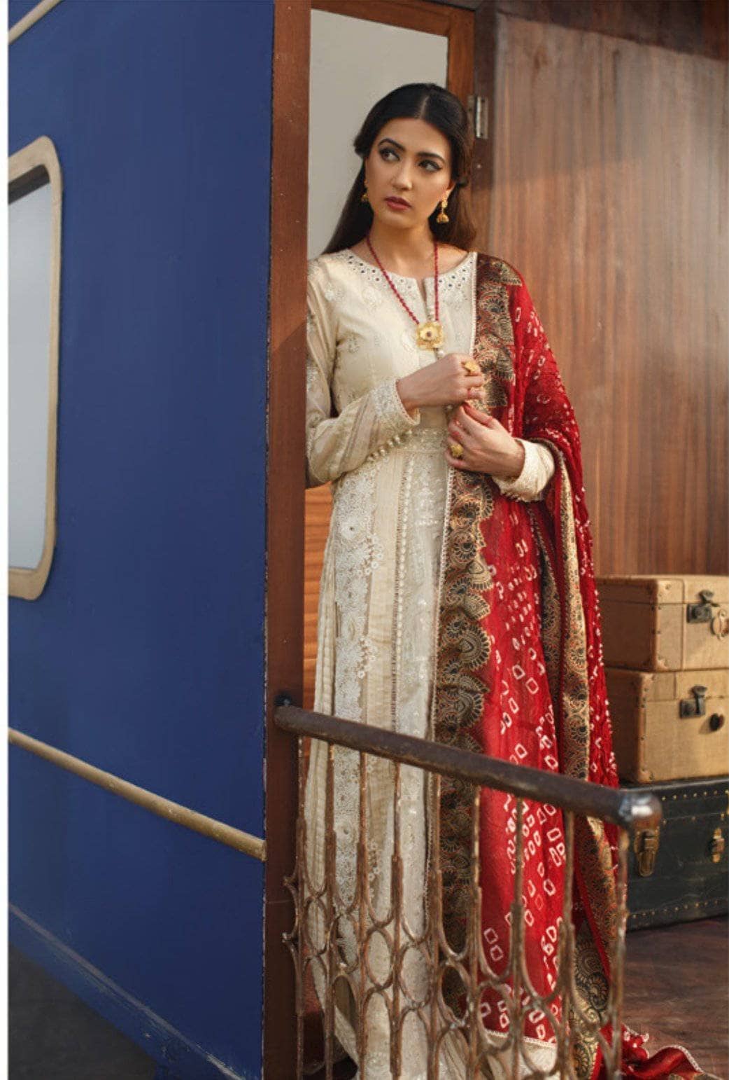 img_qalamkar_luxury_lawn_2021_awwal_boutique