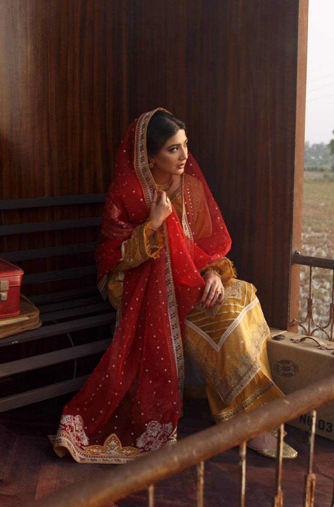 img_qalamkar_luxury_lawn_2021_awwal_boutique