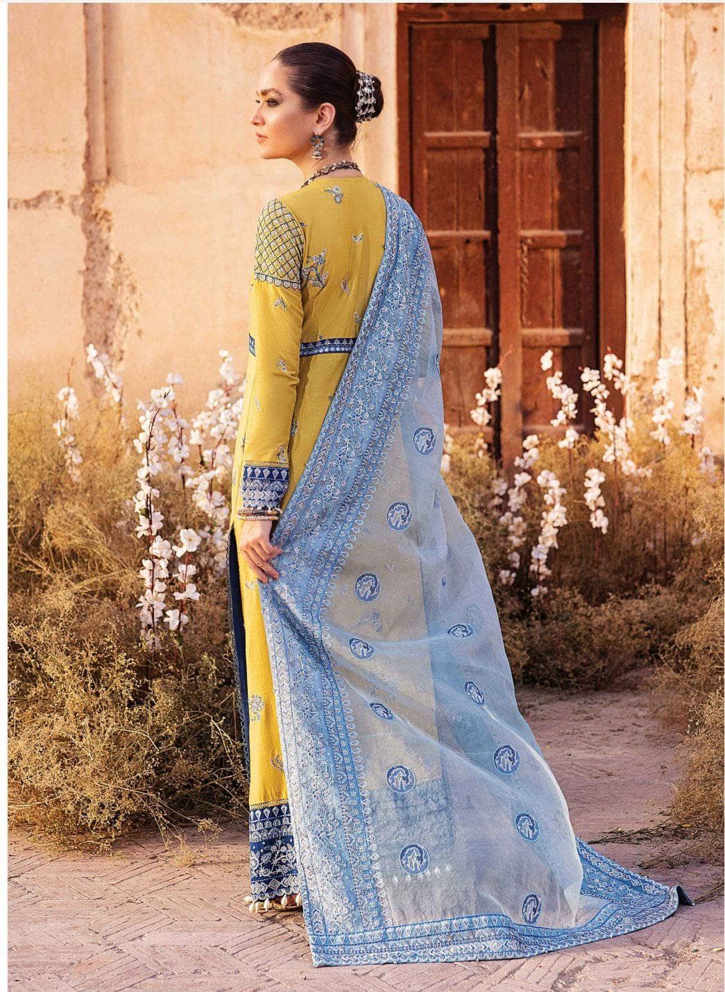 img_afrozeh_luxury_lawn_2021_awwal_boutique