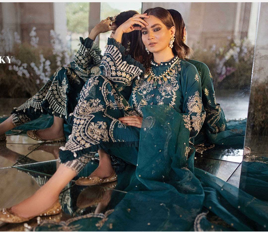 img_afrozeh_luxury_lawn_2021_awwal_boutique