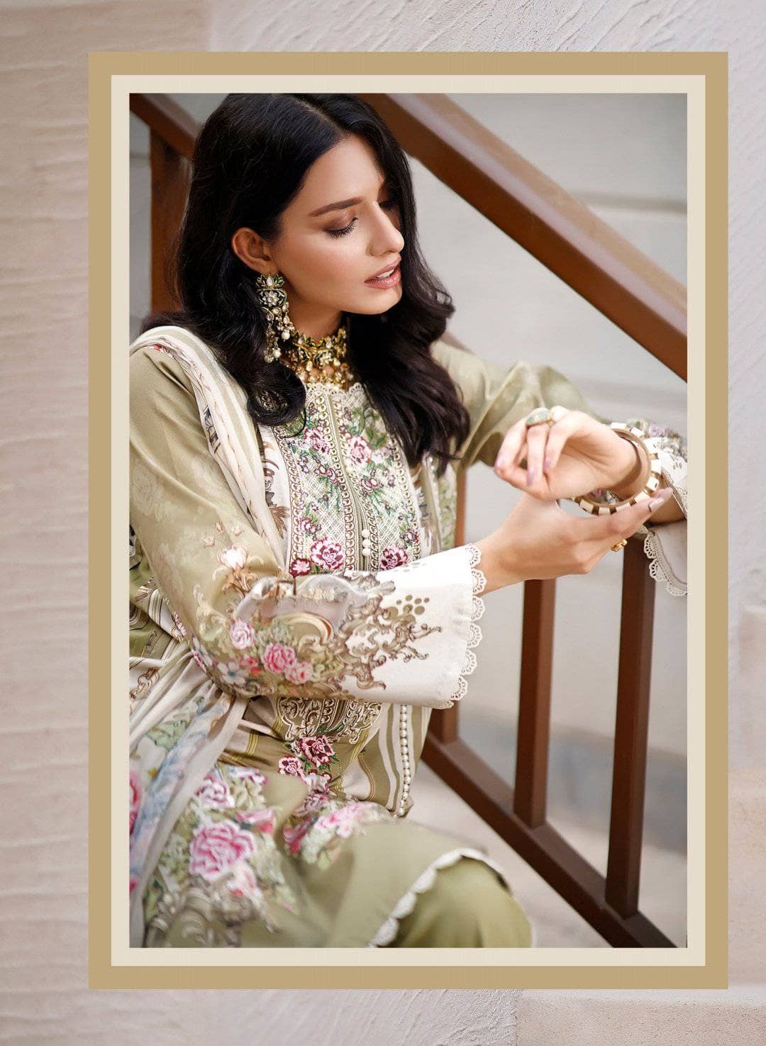img_jade_urbane_embroidered_lawn_2021_awwal_boutique