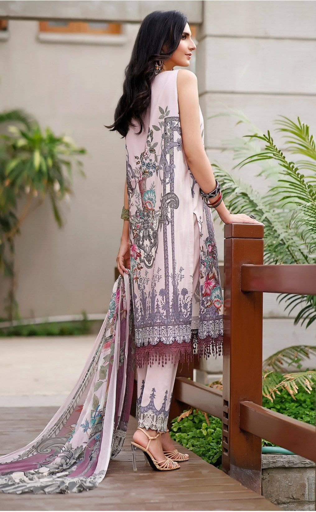img_jade_urbane_embroidered_lawn_2021_awwal_boutique