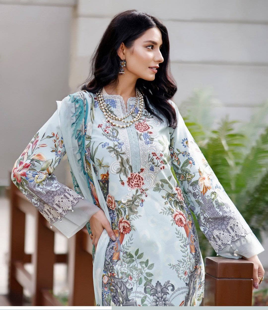 img_jade_urbane_embroidered_lawn_2021_awwal_boutique