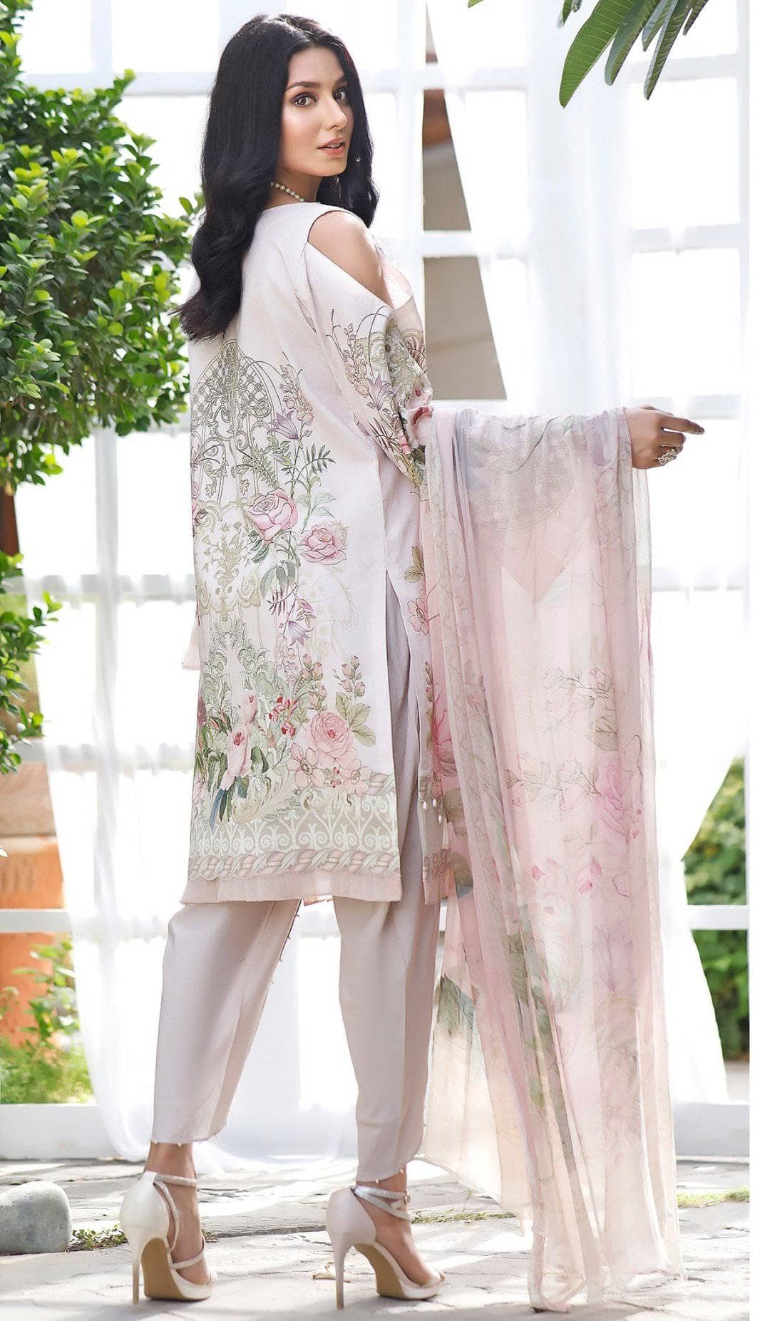 img_jade_urbane_embroidered_lawn_2021_awwal_boutique