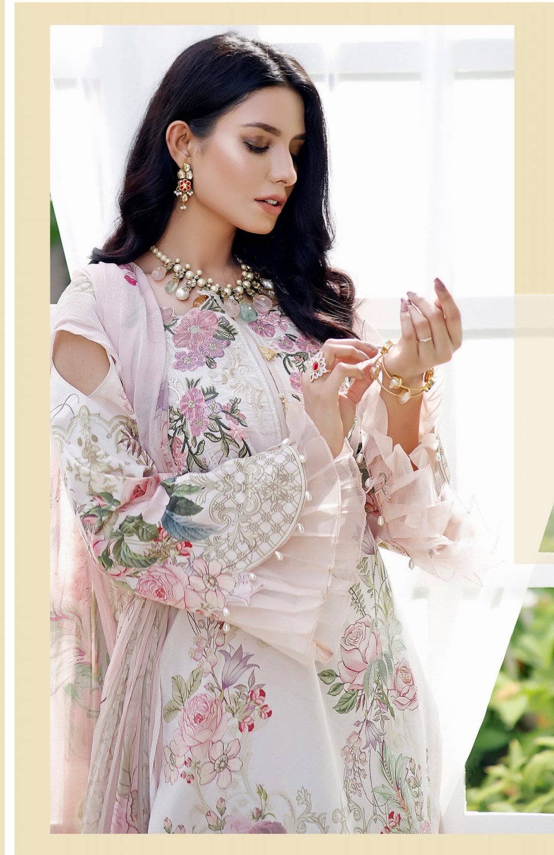 img_jade_urbane_embroidered_lawn_2021_awwal_boutique