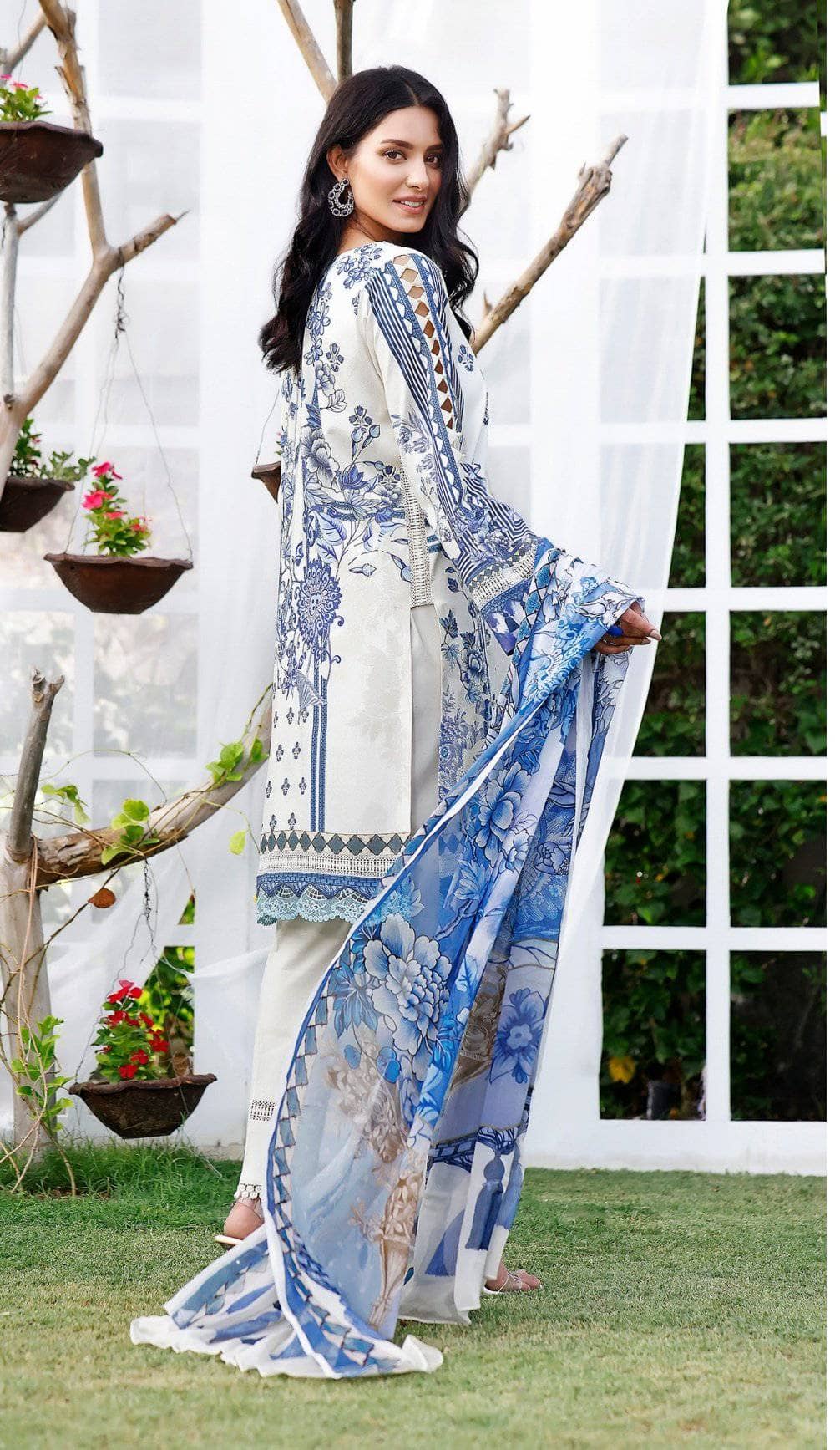 img_jade_urbane_embroidered_lawn_2021_awwal_boutique