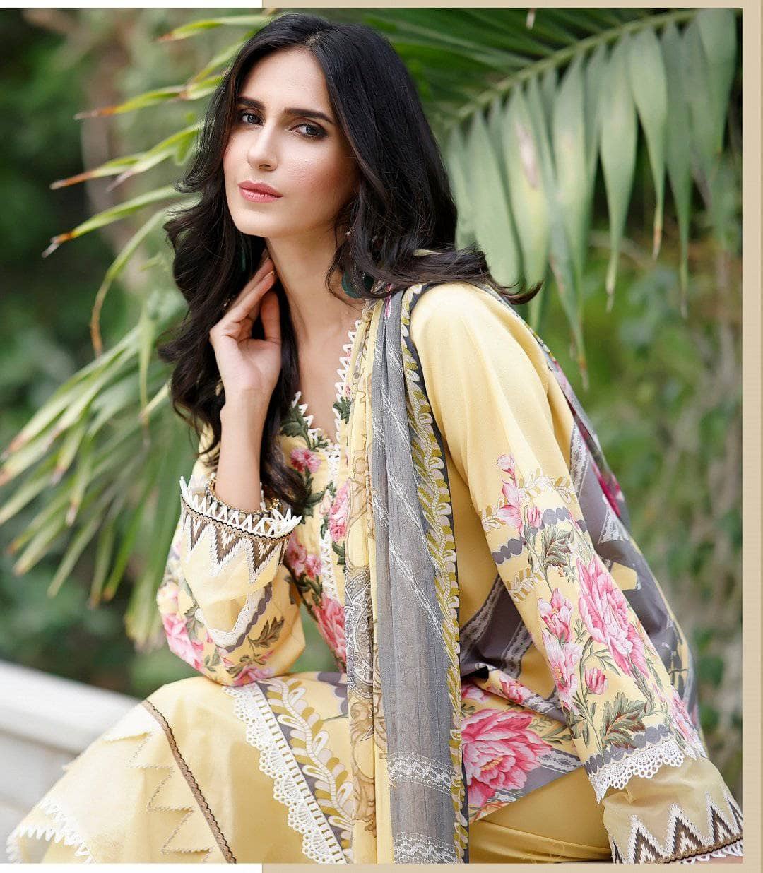 img_jade_urbane_embroidered_lawn_2021_awwal_boutique