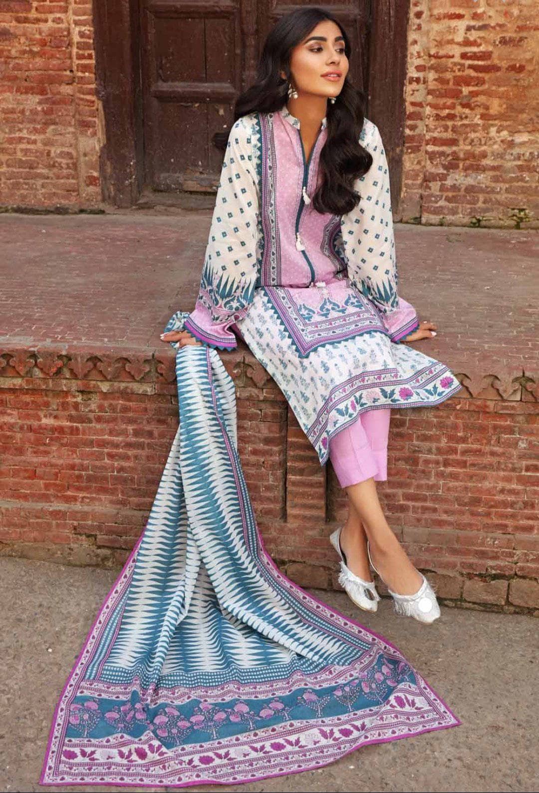 img_gul_ahmed_organic_lawn_2021_awwal_boutique