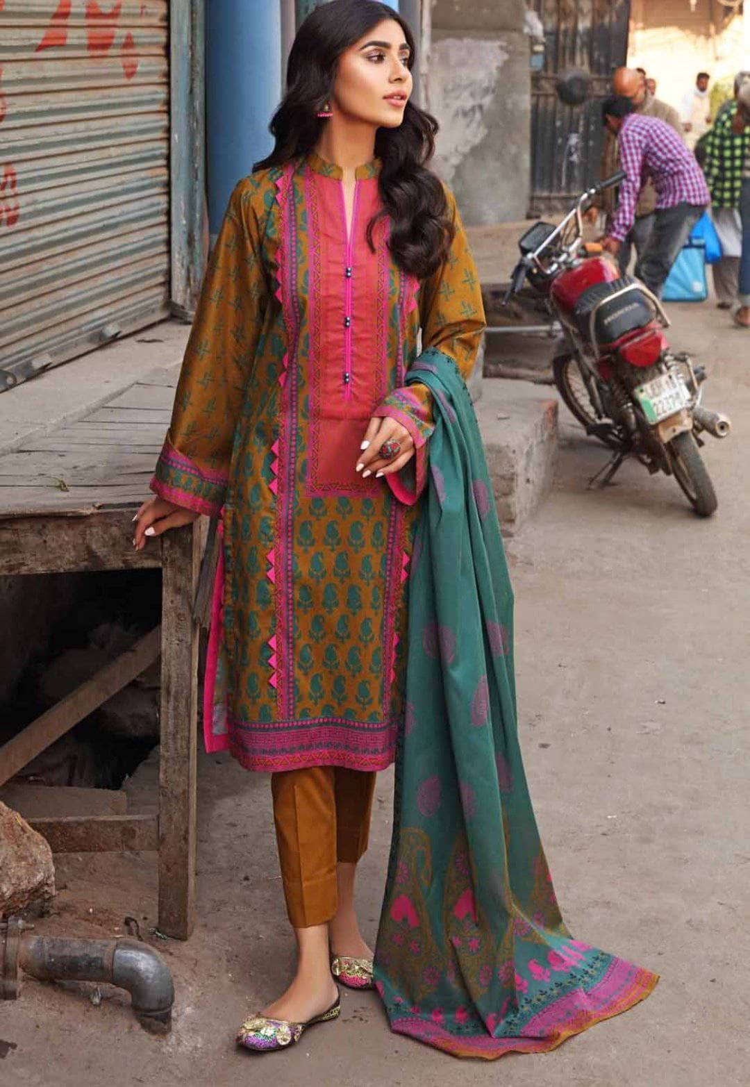 img_gul_ahmed_organic_lawn_2021_awwal_boutique