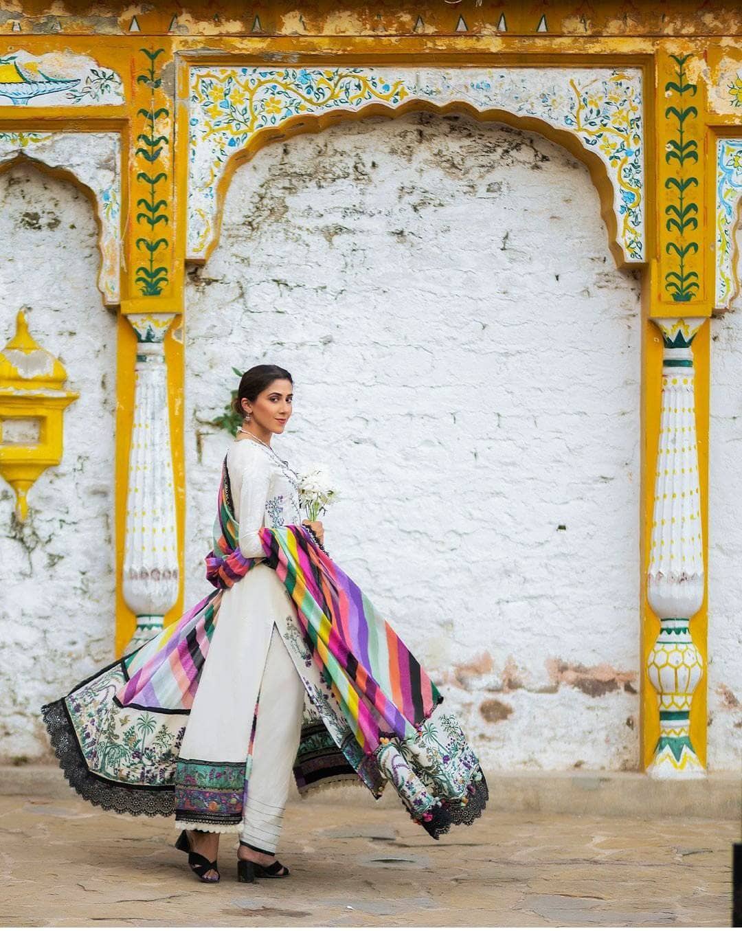 img_spotted_in_elan_lawn_2021_awwal_boutique