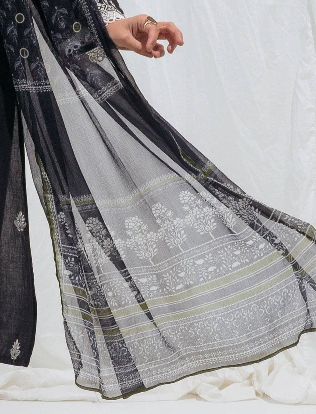 img_beechtree_lawn_2021_awwal_boutique