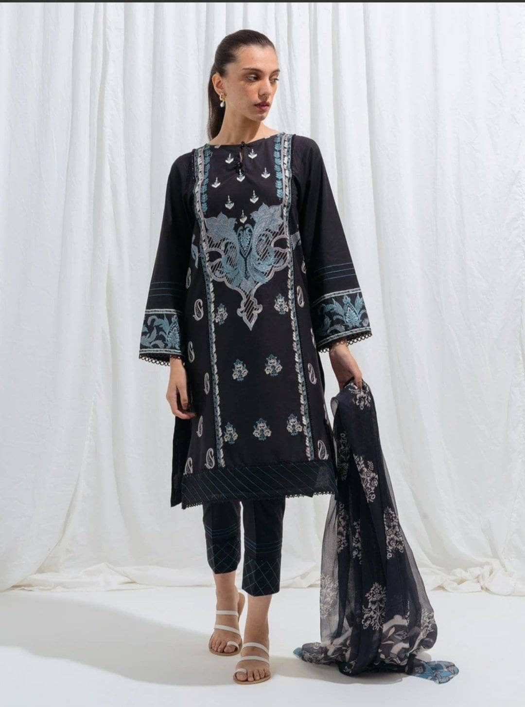 img_beechtree_lawn_2021_awwal_boutique