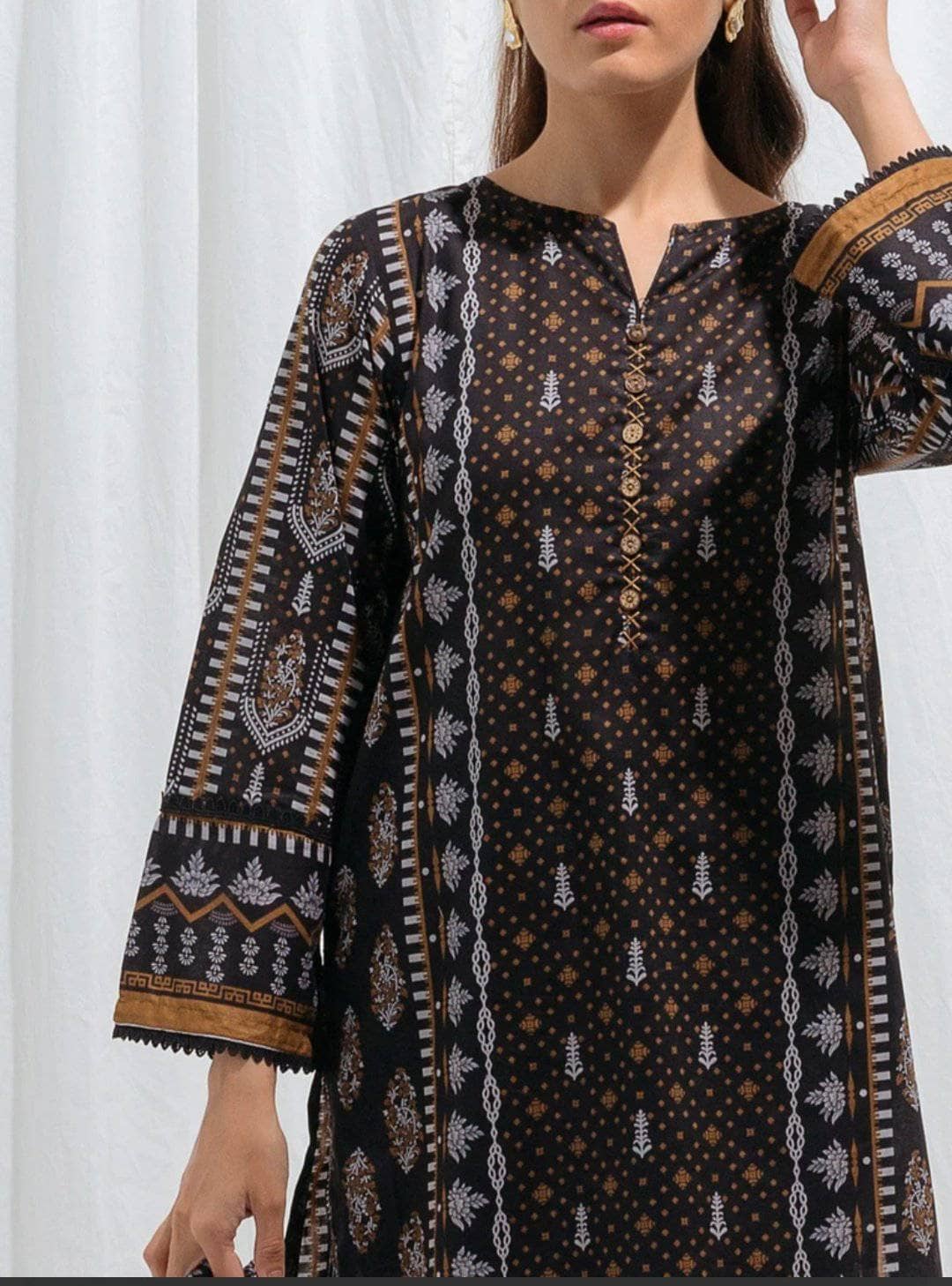 img_beechtree_monochrome_lawn_2021_awwal_boutique