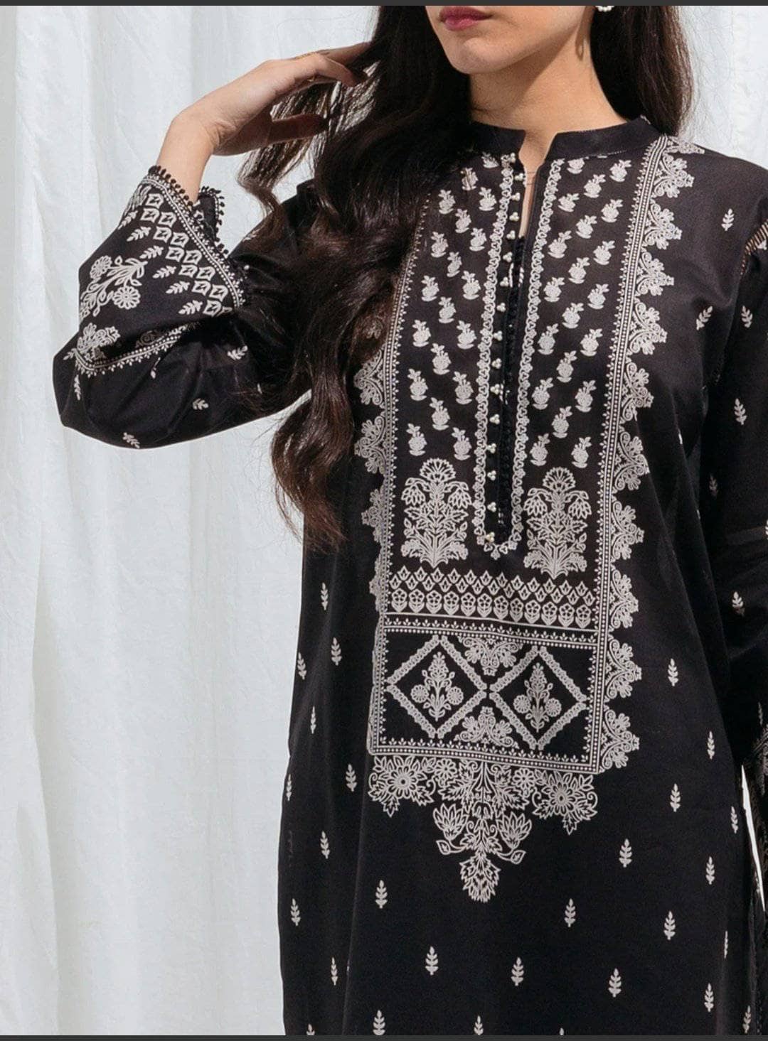 img_beechtree_monochrome_lawn_awwal_boutique