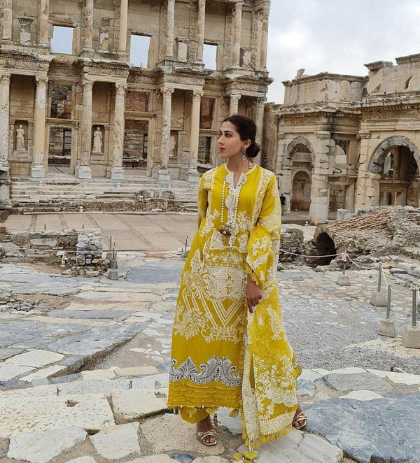 img_sana_safinaz_lawn_2021_awwal_boutique