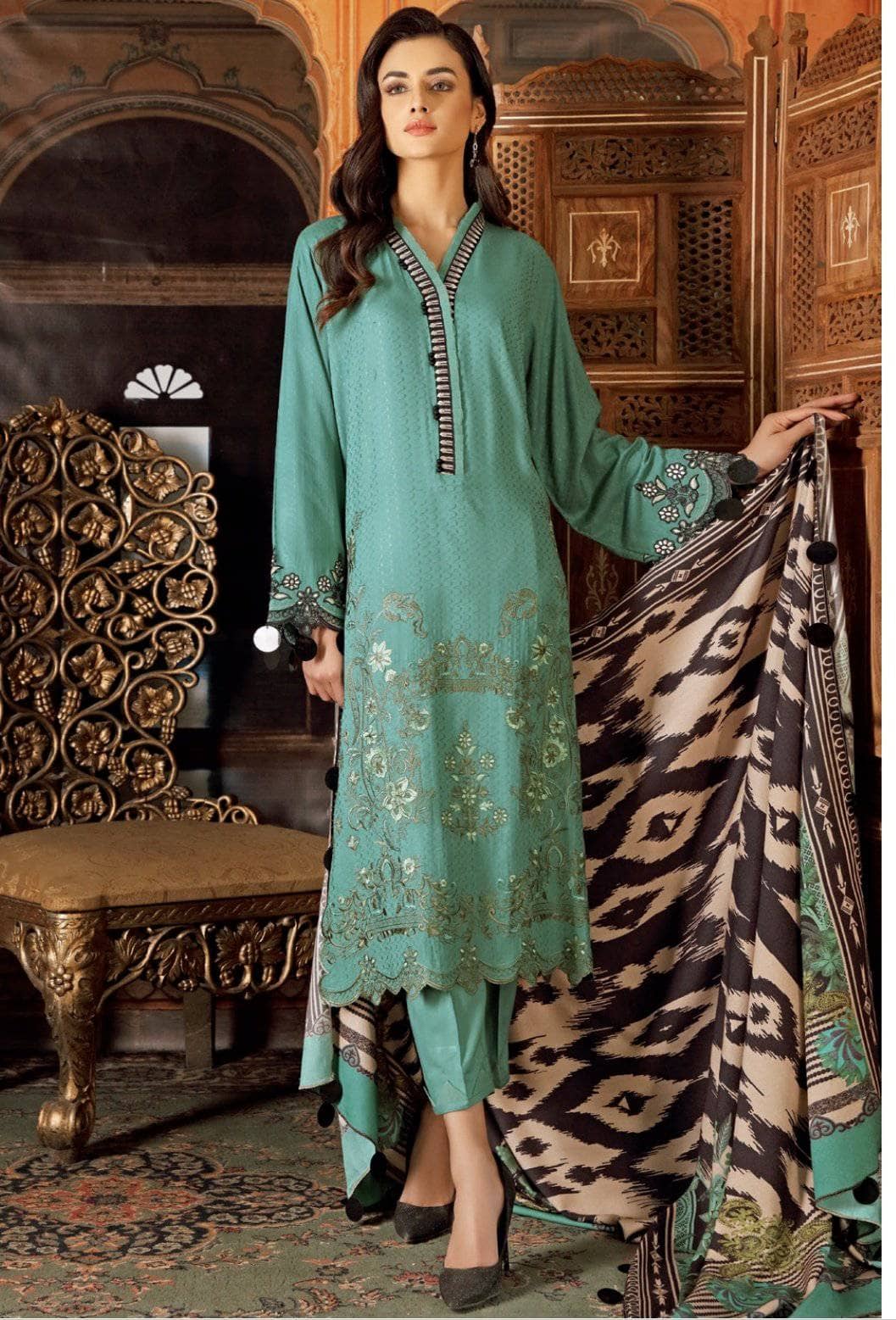 img_charizma_marina_embroidered_shawl_awwal_boutique