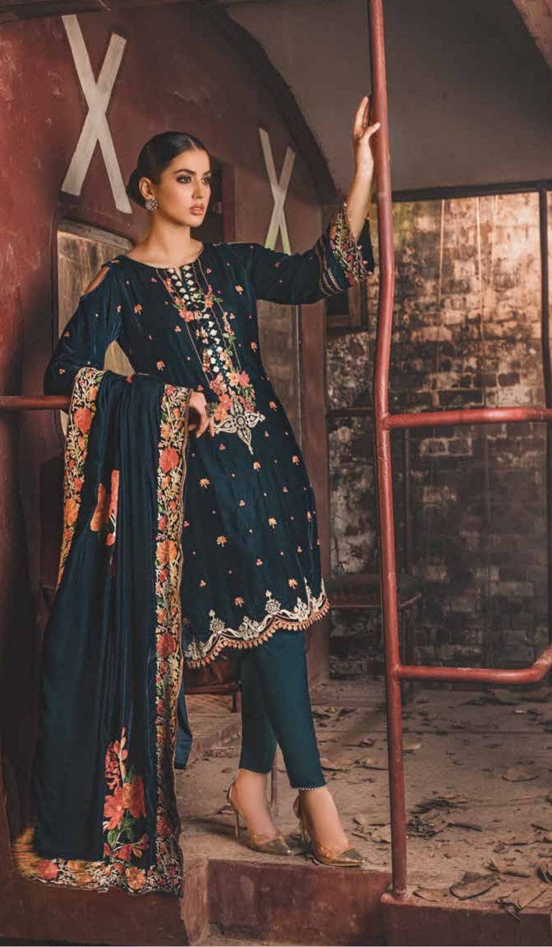 img_gul_ahmed_winter_awwal_boutique