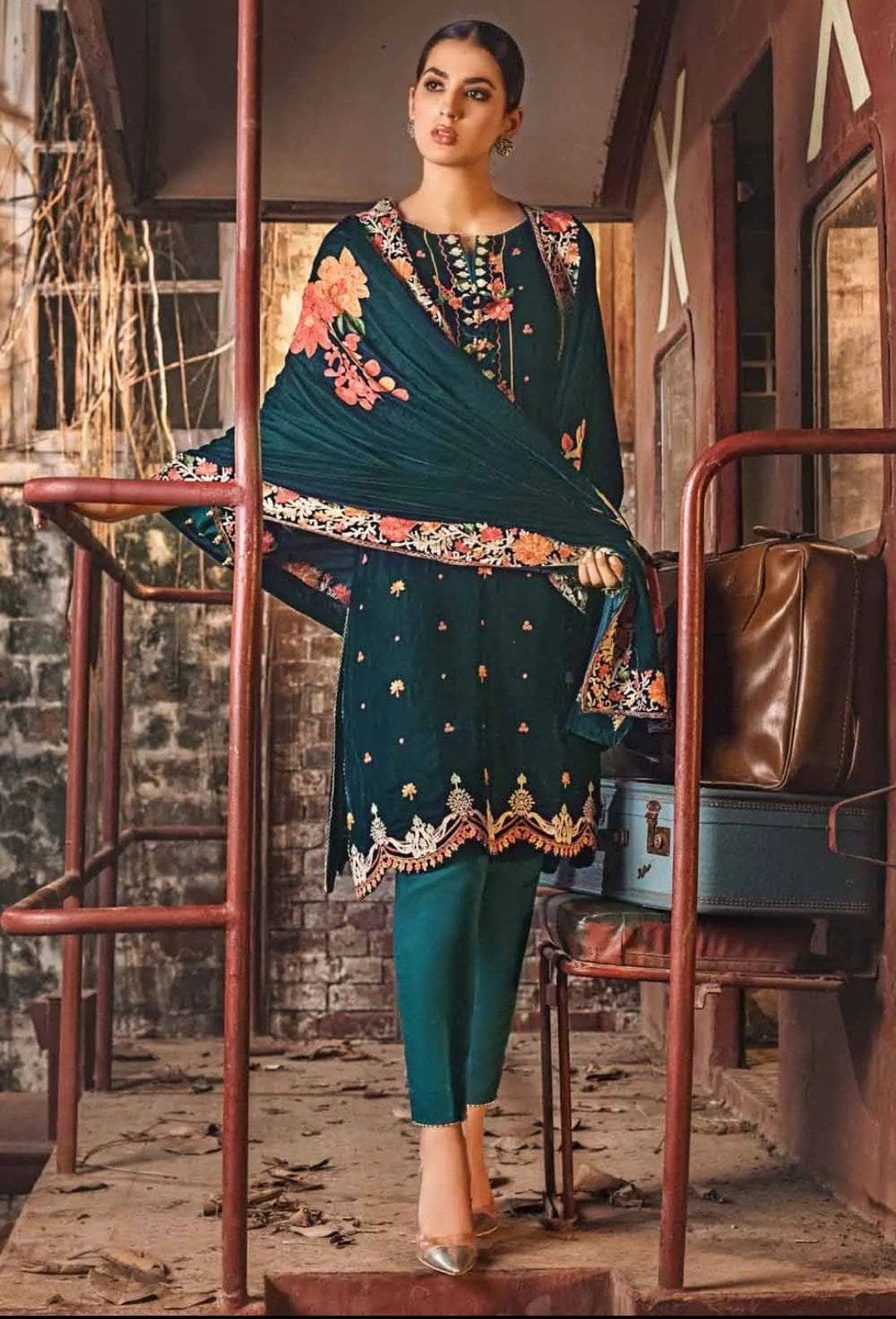 img_gul_ahmed_winter_awwal_boutique