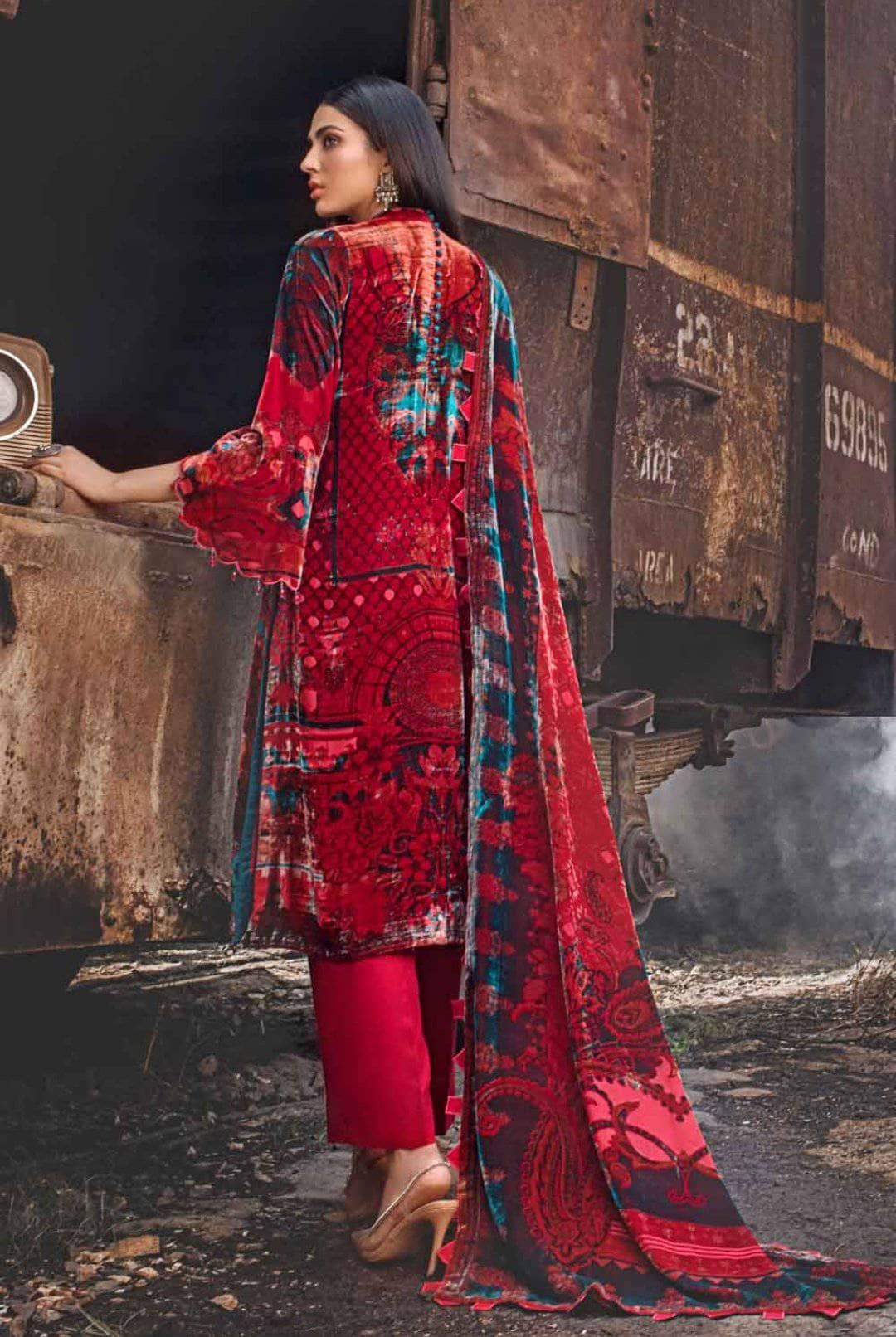 img_gul_ahmed_winter_velvet_awwal_boutique