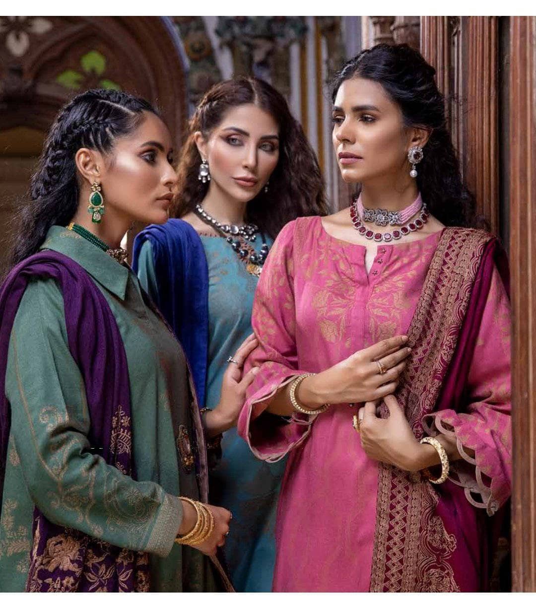 img_charizma_signature_leather_jacquard_woolen_shawl_awwal_boutique