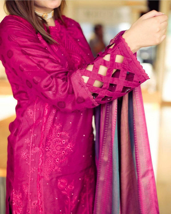 img_rajbari_chikankari_fall_winter_21_awwal_boutique