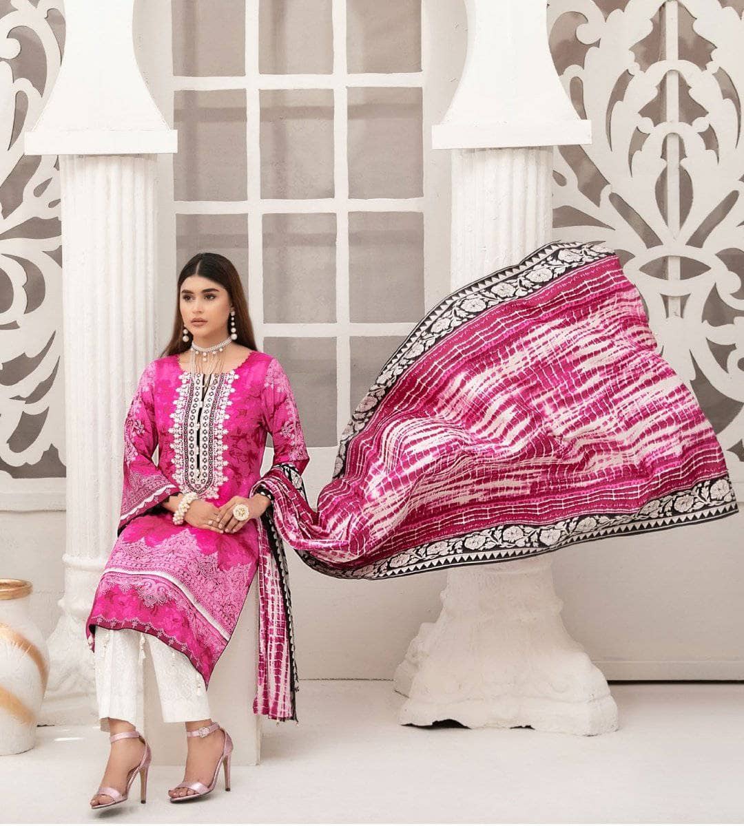 img_amna_sohail_dilara_linen_awwal_boutique