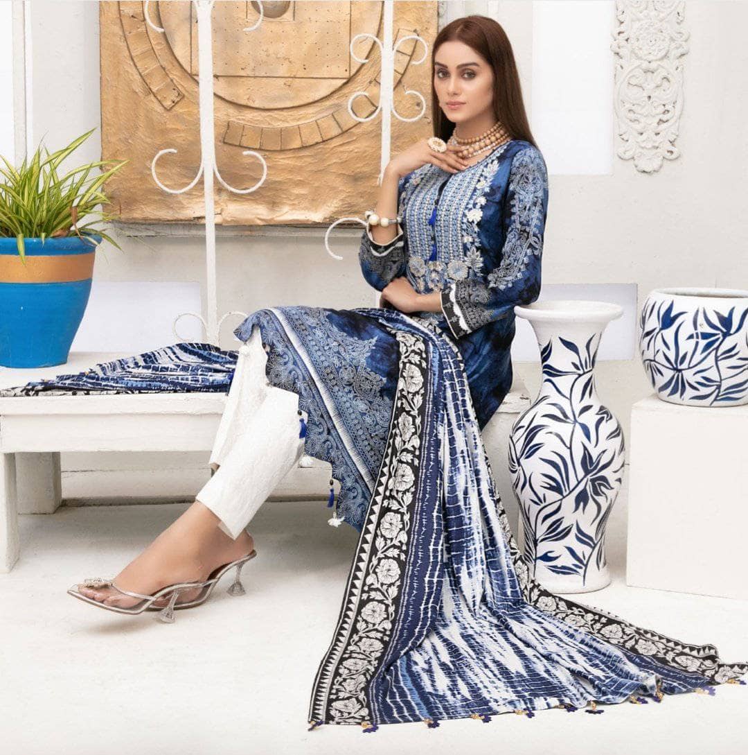 img_amna_sohail_dilara_linen_awwal_boutique