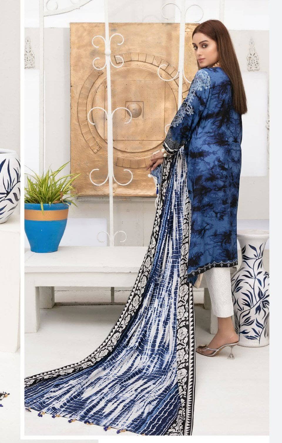 img_amna_sohail_dilara_linen_awwal_boutique