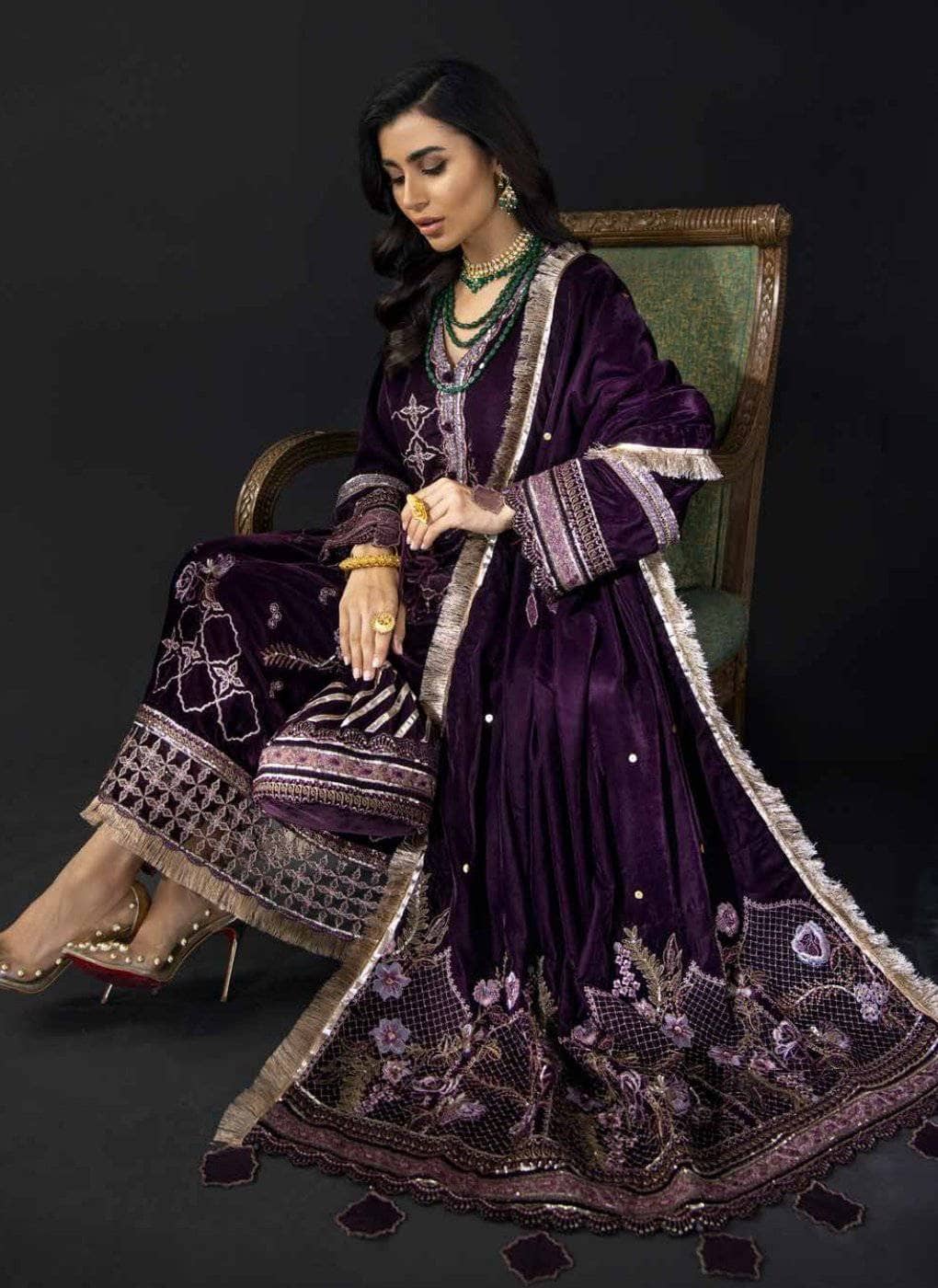 img_nureh_maya_velvet_awwal_boutique