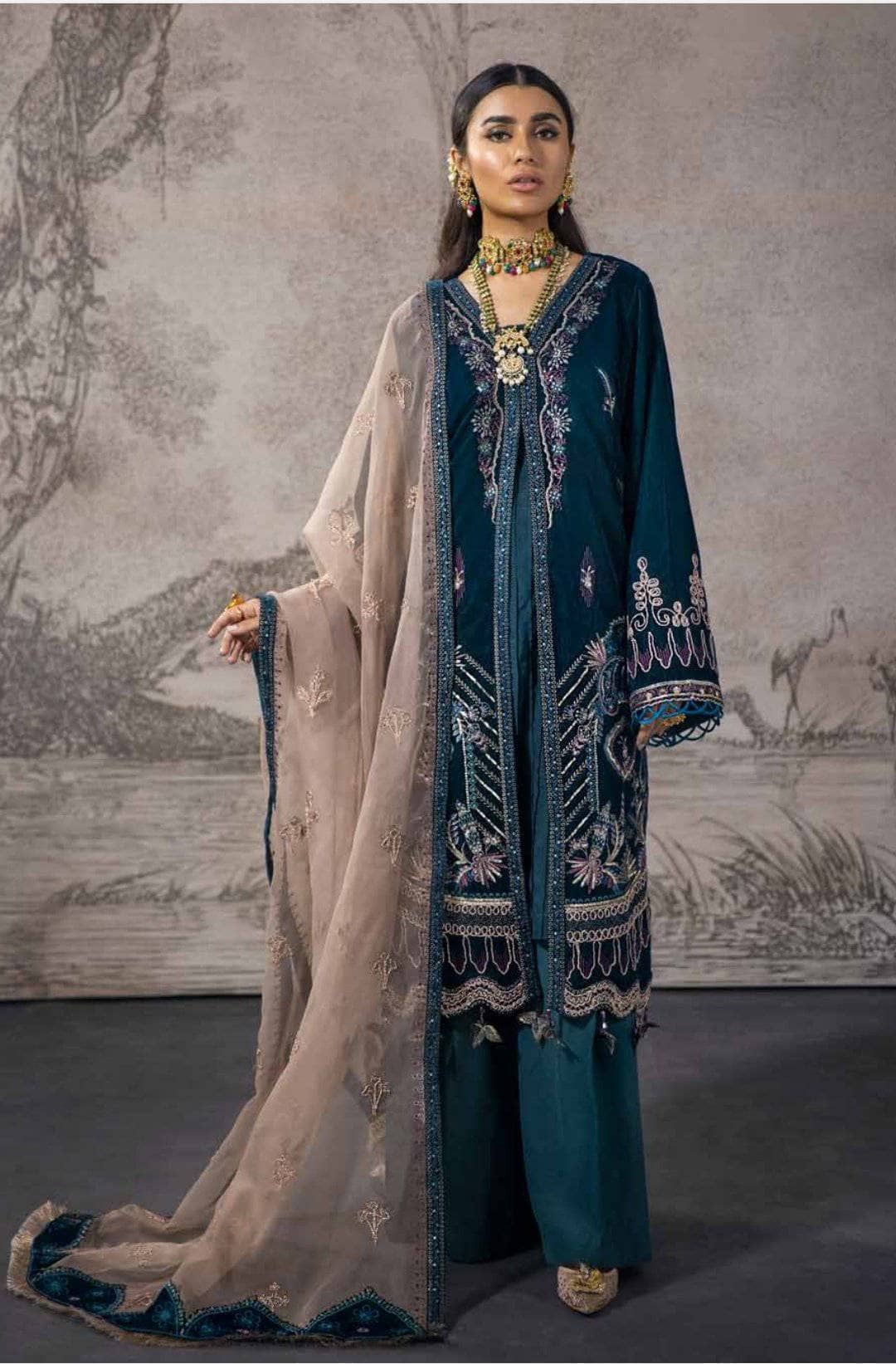 img_nureh_maya_velvet_awwal_boutique