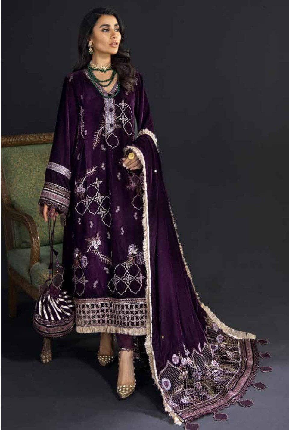 img_nureh_maya_velvet_awwal_boutique