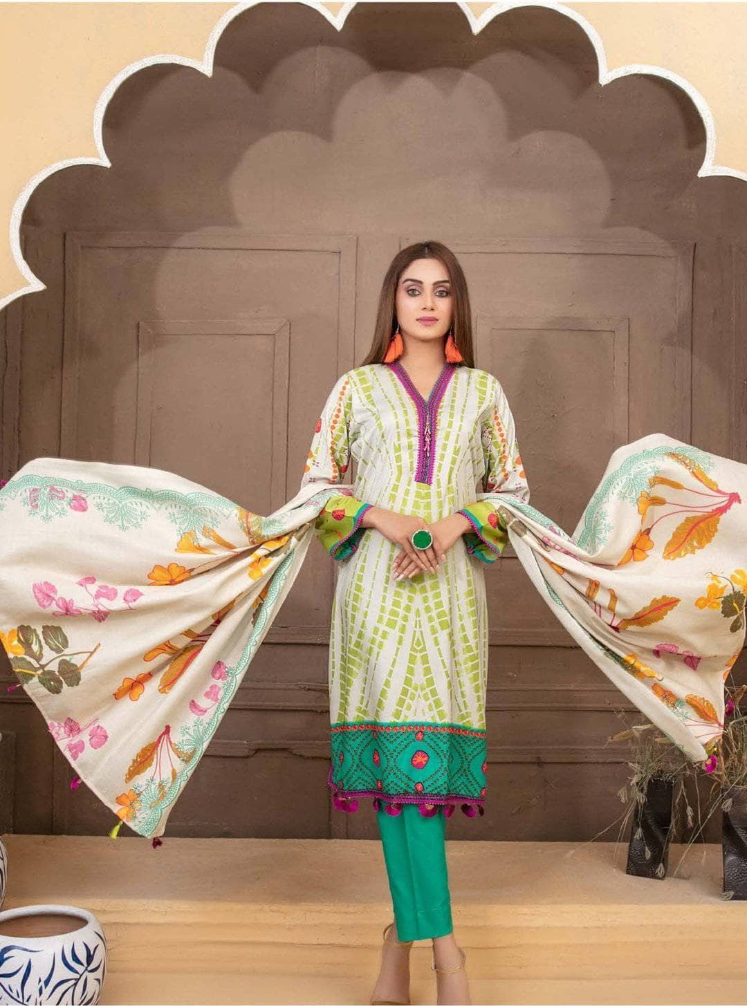 img_amna_sohail_naina_linen_awwal_boutique