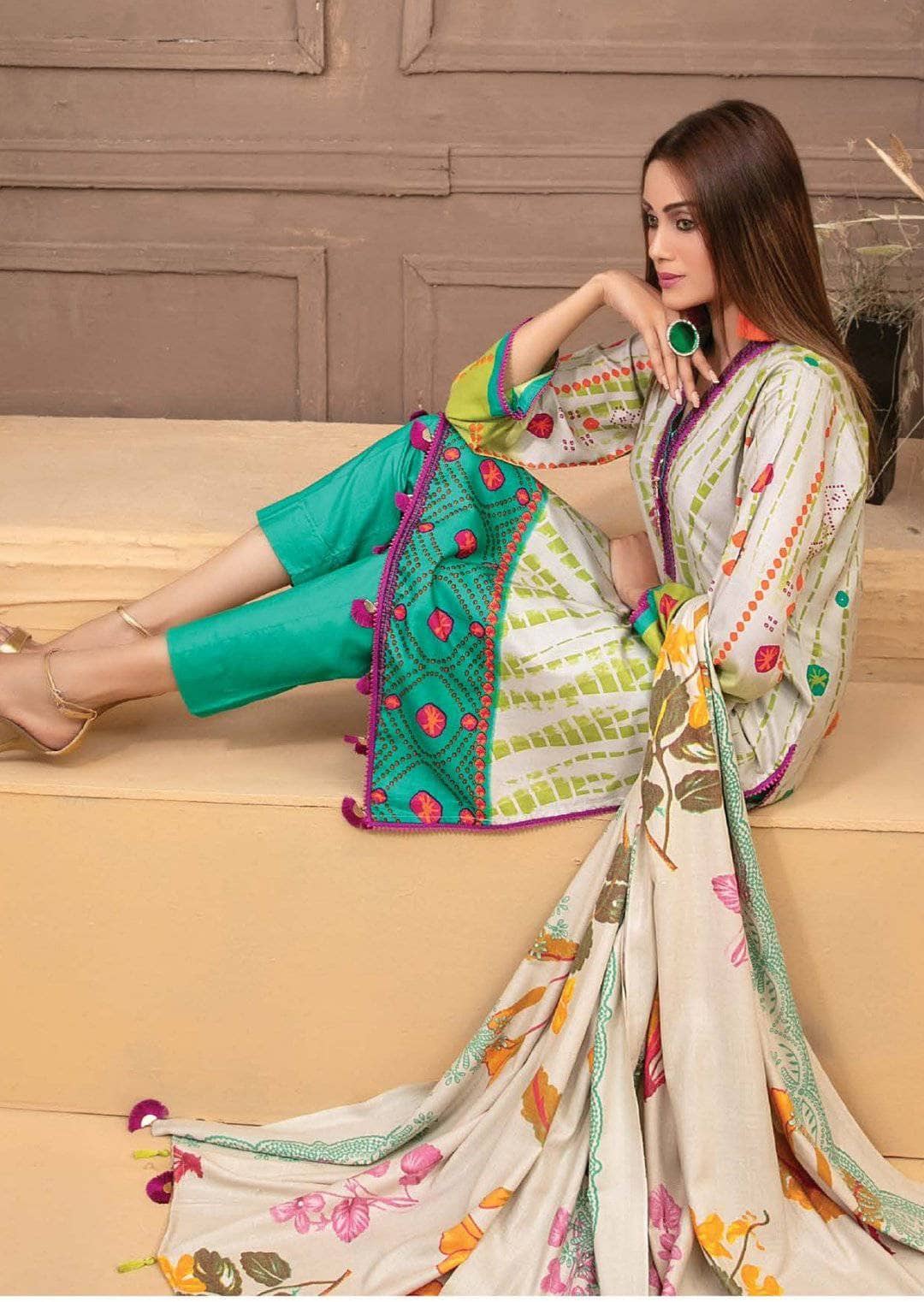 img_amna_sohail_naina_linen_awwal_boutique