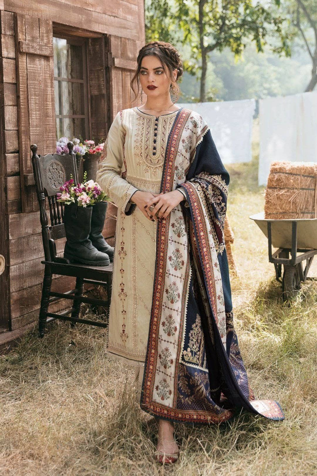 img_qalamkar_luxury_shawl_collection_awwal_boutique