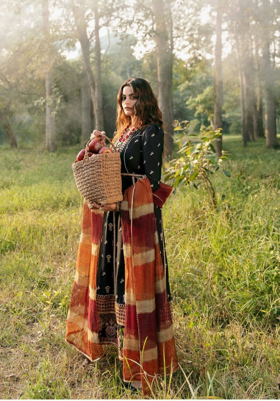 img_qalamkar_luxury_shawl_collection_awwal_boutique